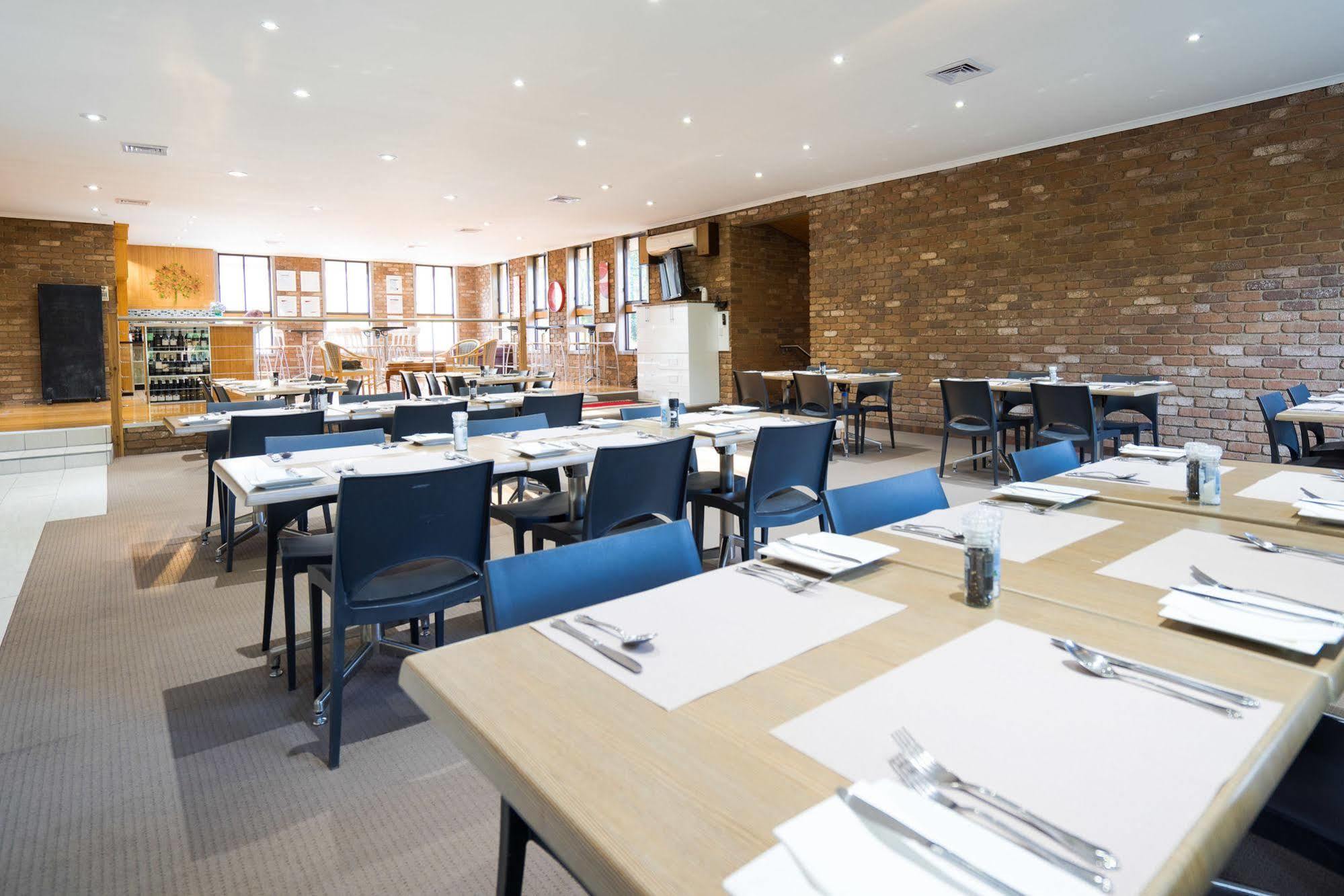 Farnham Court Motel And Restaurant Morwell Eksteriør billede